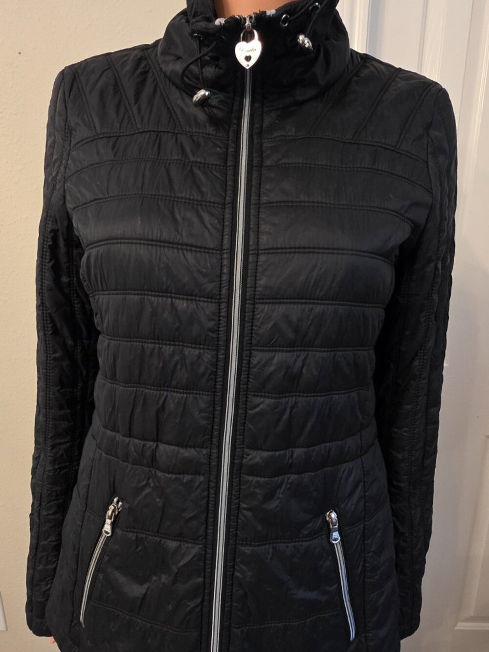 Guess Packable Quilted Lightweight Puffer Jacket — Size S / CH / P